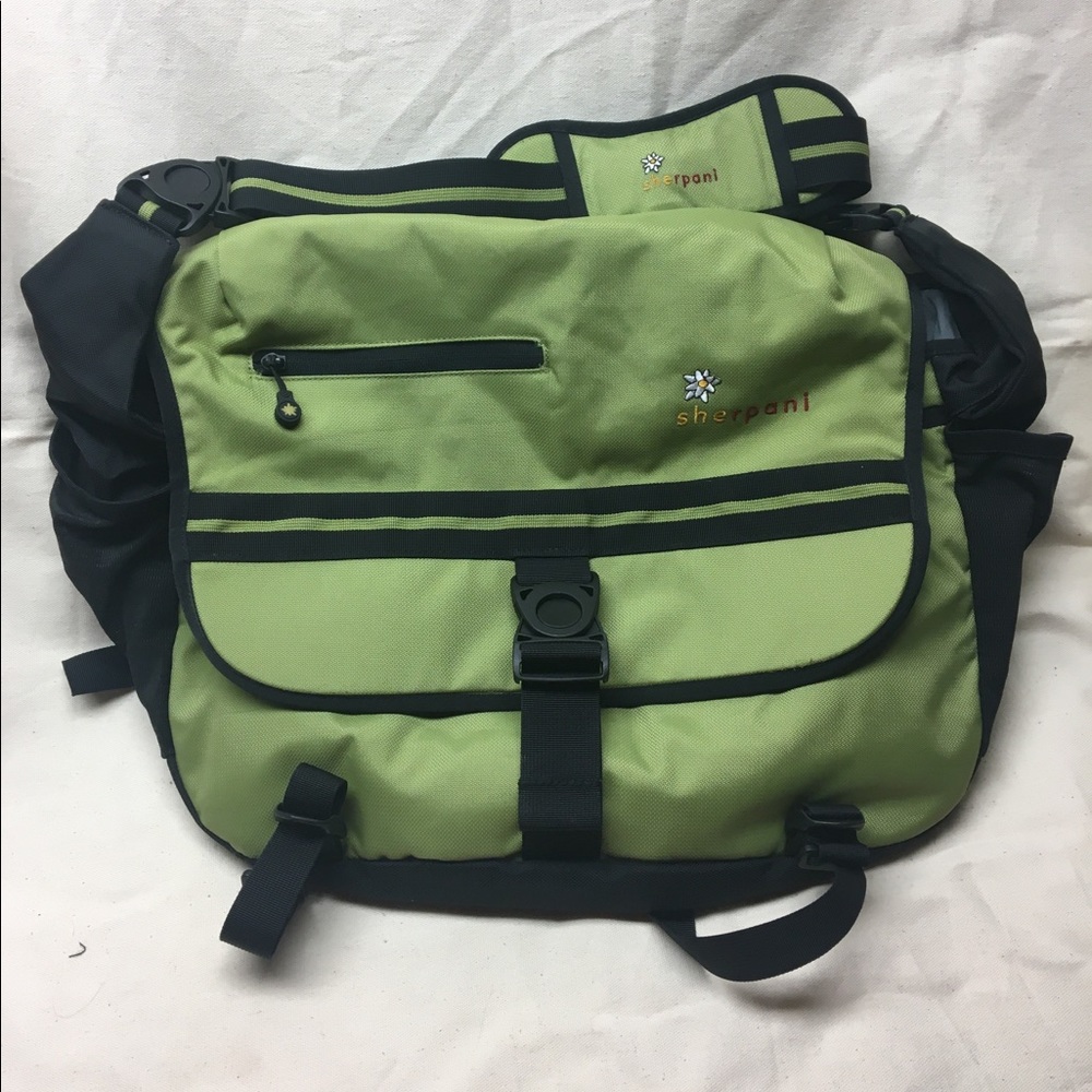 [Final price reduction] Sherpani shoulder bag